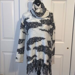 Romeo & Juliet Couture Tunic Sweater